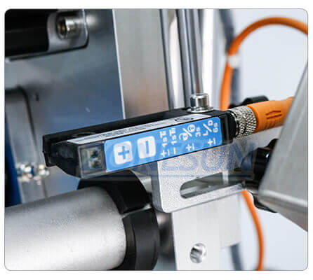 Cosmetic Flat Surface Labeling Machine-ZONESUN TECHNOLOGY LIMITED Cosmetic Flat Surface Labeling Machine-ZONESUN TECHNOLOGY LIMITED